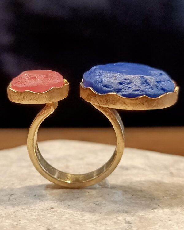 Picture showing a vermeil lapis and rhodochrosite ring.