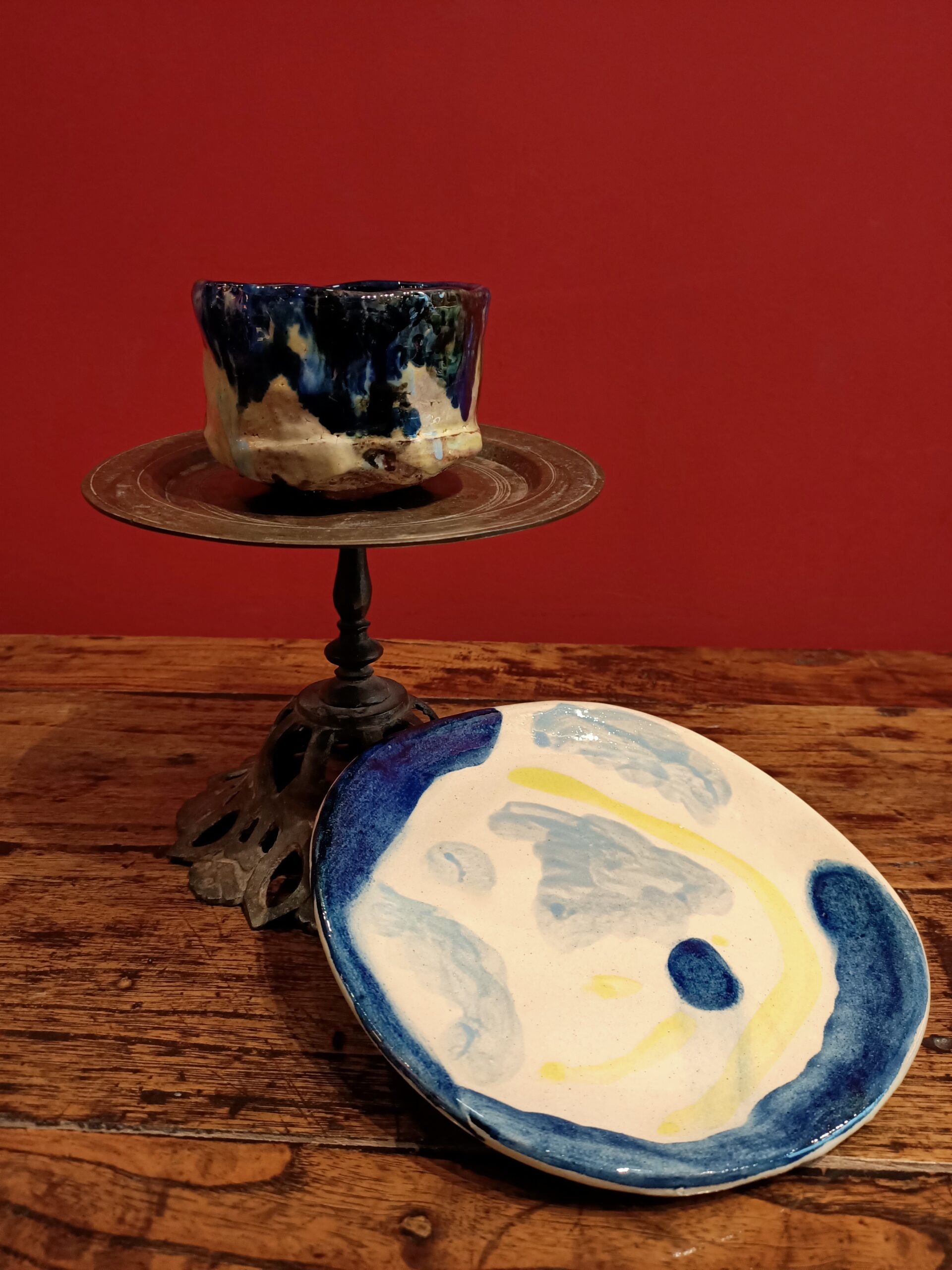 Glazed earthenware plate Petite 5 and bowl by Heloïse Bariol Glazed earthenware plate and bowl.