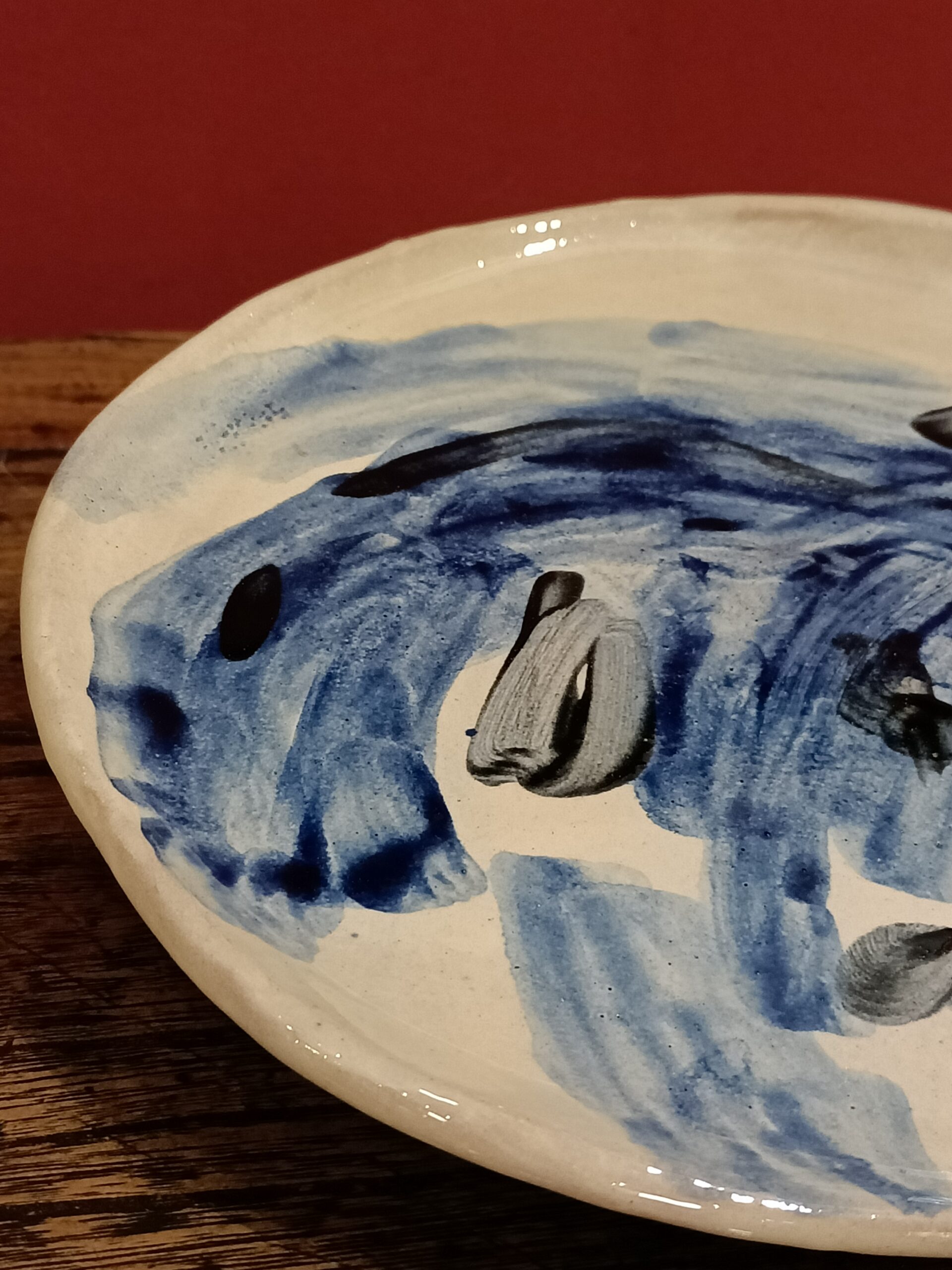 Slipware plate Grande 7 by Héloïse Bariol Slipware plate by Héloïse Bariol.