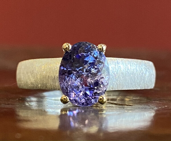 Bague tanzanite, argent brossé et vermeil