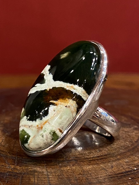 Chrome chalcedony and silver ring Chrome chalcedony and silver ring.