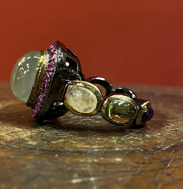 Multi-stones rhodium plated silver ring