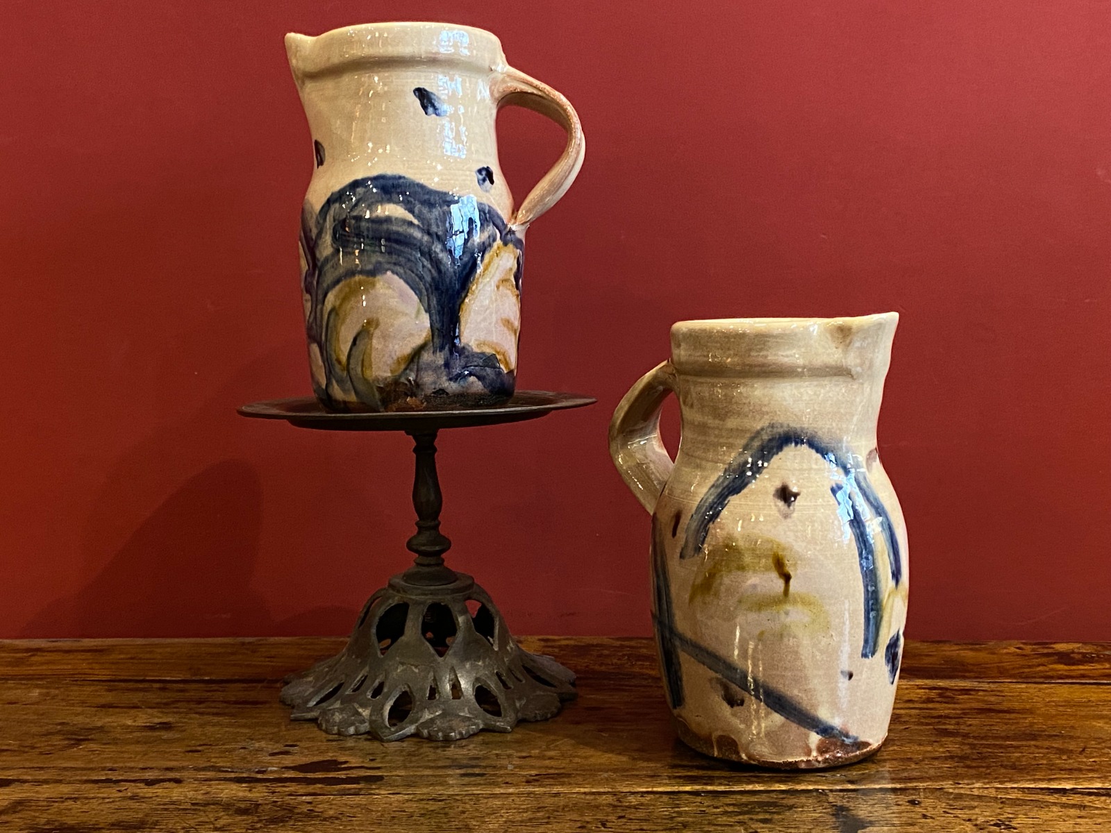 Pichets en terre vernissée, création Héloïse Bariol