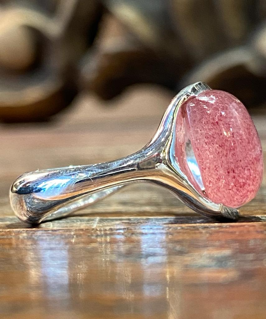 Silver and quartz ring with lepidocrocite inclusions Silver and quartz ring with lepidocrocite inclusions