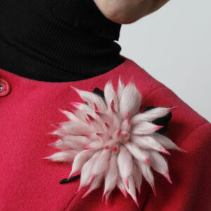 Textile brooch by Isabelle Mariana.